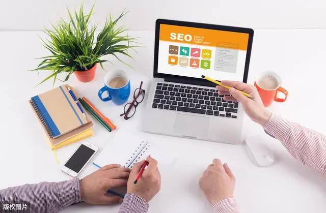 熬夜玩手机请给自己留盏灯